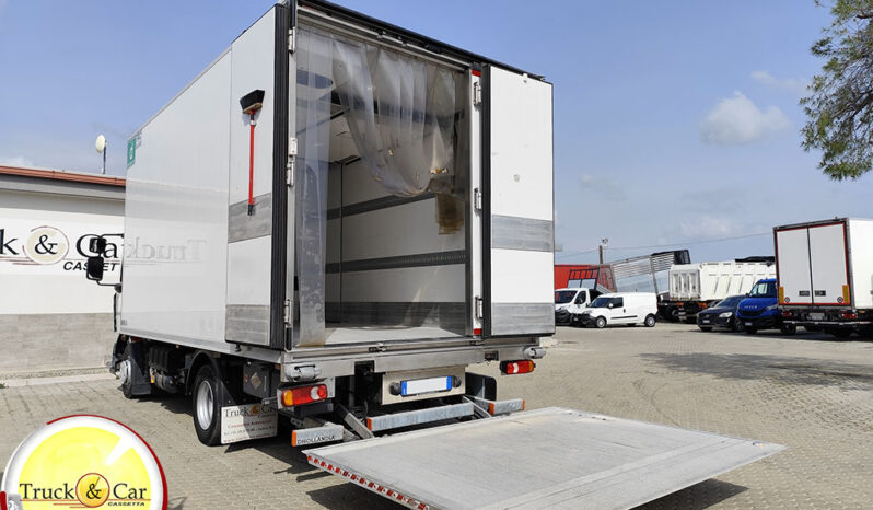 RIF.1322 RENAULT TRUCKS D – 2022 – FURGONE ISOTERMICO CON GRUPPO FRIGO E SPONDA A BATTENTE DHOLLANDIA DA 20 Q.LI – ATP FRC 03/2028 – EURO 6 completo