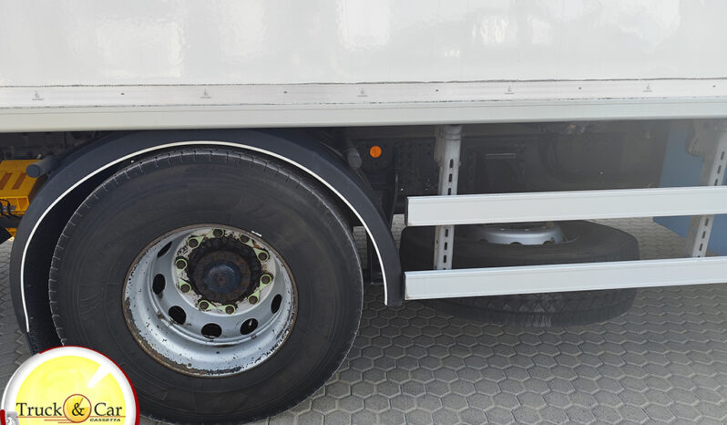 RIF.1353 IVECO STRALIS AD 190 S 400 – 2016 – ISOTERMICO CON GRUPPO FRIGO E SPONDA CARICATRICE RETRATTILE BAR CARGOLIFT DA 15 Q.LI – EURO 6 completo
