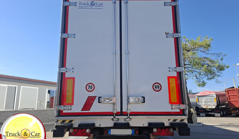 RIF.1356 SEMIRIMORCHIO CARMOSINO – 2010 – ISOTERMICO CON GRUPPO FRIGO ATP FNA 03/2031 – SPONDA CARICATRICE RETRATTILE DHOLLANDIA DA 30.QLI completo