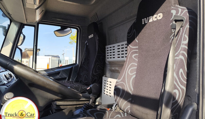 IVECO EUROCARGO 120 E 22 – 2016 – FURGONE ISOTERMICO E SPONDA CARICATRICE A BATTENTE DHOLLANDIA DA 15 Q.LI – EURO 6 completo