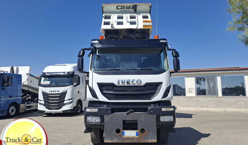 RIF.1385 IVECO TRAKKER 500 – 2017 – RIBALTABILE TRILATERALE – PREDISPOSTO PER LAMA SGOMBRANEVE, SPANDISALE E INNAFFIATRICE – EURO 6 completo